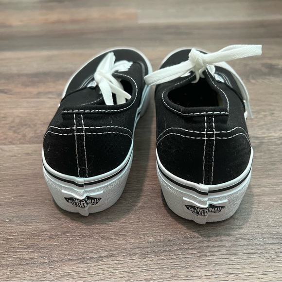 New Vans Black Authentic Shoe 6.5 Lifestyle, Original Icon, Lightweight Canvas - Picture 5 of 11